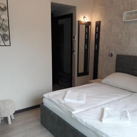 Trend Deluxe Hotel 2*
