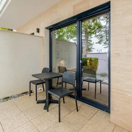 Trend Deluxe 酒店 2*