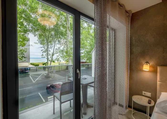 Trend Deluxe Hotel 2*