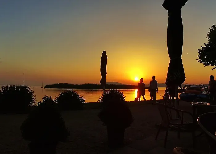 Trend Deluxe ホテル 2*